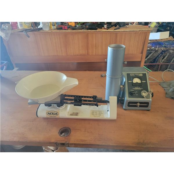Model 919 Motomco grain moisture tester c/w Nexus scale & grain probe