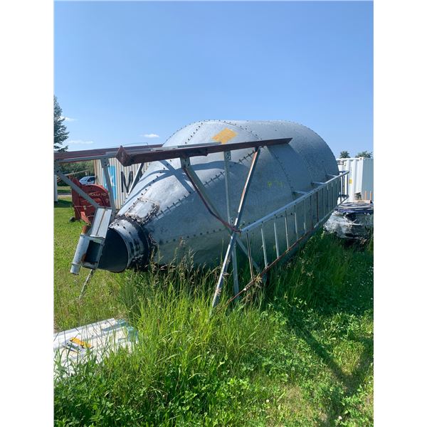 Walbern hopper feed bin, approx. 10 tonne pellets or 600 Bu c/w ladder. Forklift will be on site ONE