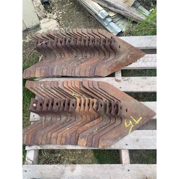 Qty of approx. 14 inch cultivator sweeps