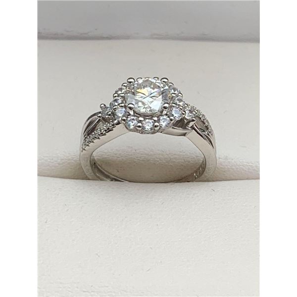 1.00 CT GRA CERTIFIED MOISSANITE VVS D COLOR SURROUNDED BY ROUND HALO WITH ROUND CUT CUBIC ZIRCONIUM