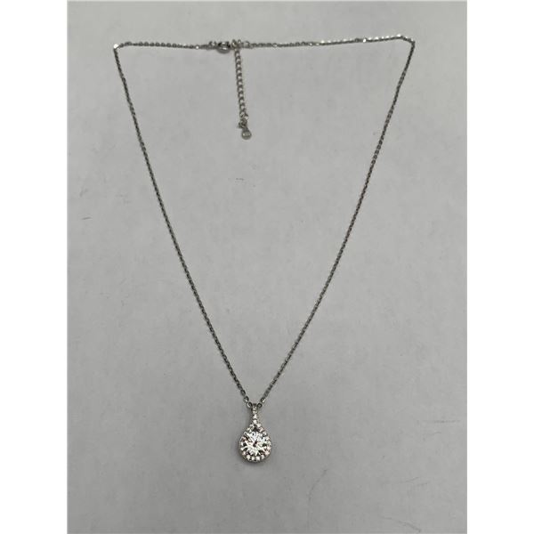 1.00 CT GRA CERTIFIED MOISSANITE VVS D COLOR SET IN THE CENTER WITH 32 ROUND CUT CUBIC ZIRCONIUM SET