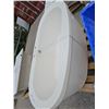 Image 2 : White acrylic free standing saoker bath tub 66"x35"x24" tall