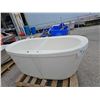 Image 3 : White acrylic free standing saoker bath tub 66"x35"x24" tall