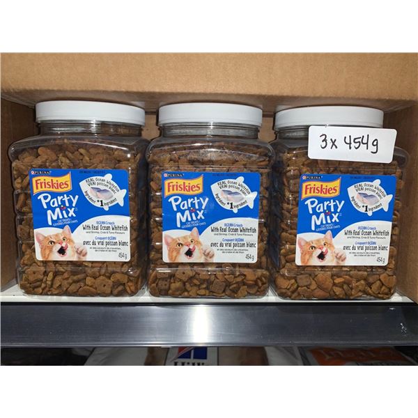 Friskies Party Mix Ocean Whitefish Cat Treats 3 x 454g