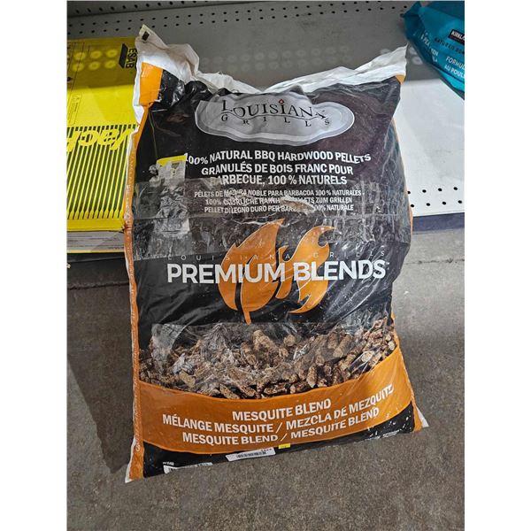 Louisiana Grill Premium Blend Mesquite  BBQ Hardwood 18.14Kg