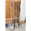 Image 1 : LOT DE 9 PELLES RONDES ET RÂTEAUX