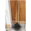 Image 1 : LOT DE 5 BALAIS À FEUILLES