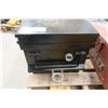 Image 2 : COFFRE DE CHANTIER INTERNATIONAL 32"x19"x18"