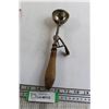 Image 1 : Gilchristis No. 31 Ice Cream Scoop