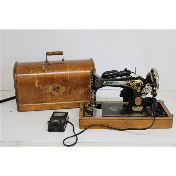Singer Sewing Machine - Model G646976 Serial 6082771
