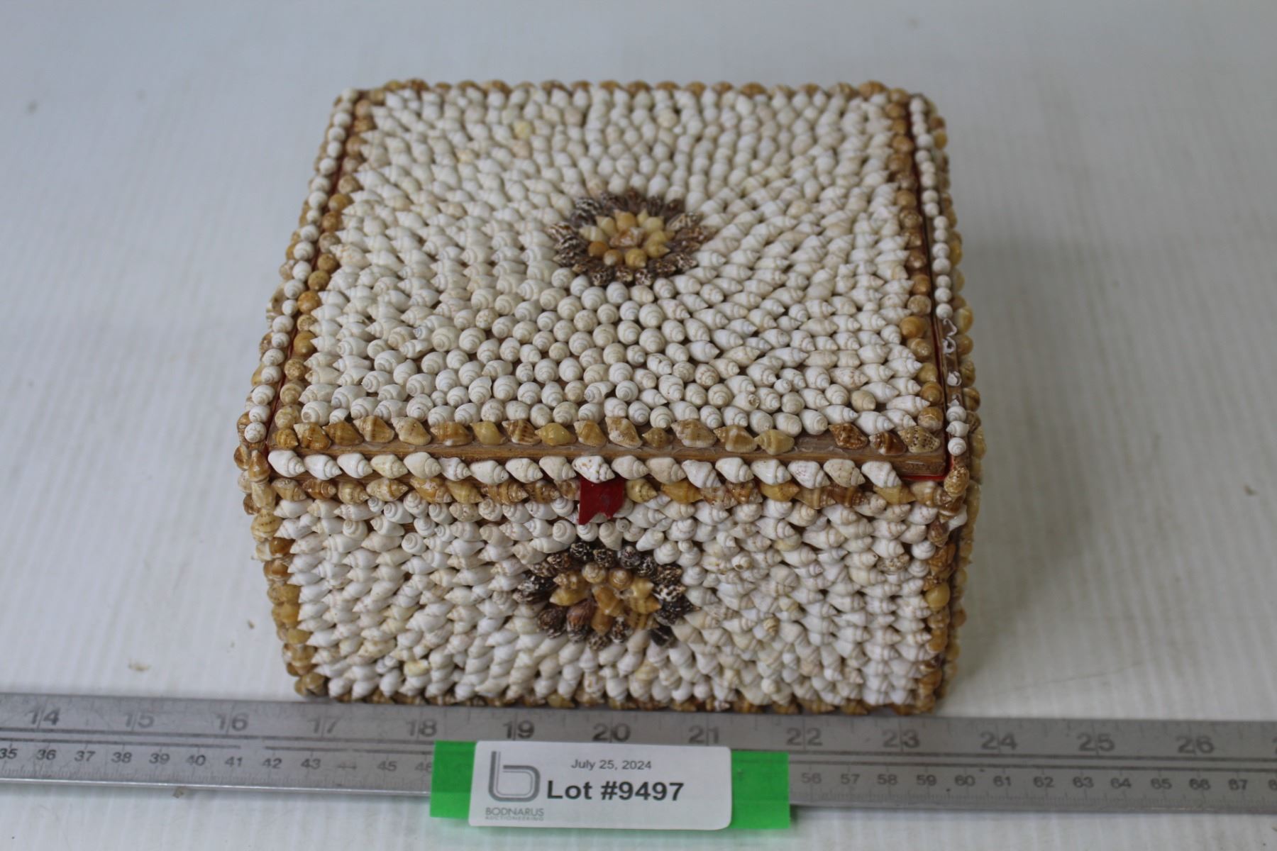 Vintage Shell Encrusted Felt Lined Box (missing shells)