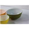 Image 3 : Set of 3 Pyrex Yellow, Orange and Green Mixing Bowls