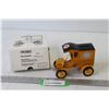 Image 1 : ERTL 1905 Diecast Delivery Car Bank (in box)
