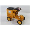 Image 2 : ERTL 1905 Diecast Delivery Car Bank (in box)