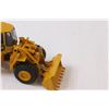 Image 2 : Kawasaki Model 90ZD 1:48 Scale Wheel Loader