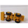 Image 4 : Kawasaki Model 90ZD 1:48 Scale Wheel Loader