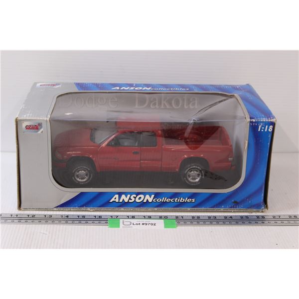 Dodge Dakota Model Truck 1:18 Scale in Box