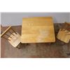 Image 2 : *Kids Table and Chairs - Table is 21 x 18 x 17.5 tall