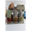 Image 3 : (8) House Models - Train Track Décor
