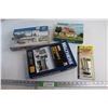 Image 1 : (3) Model Railway Building Kits and Lamps