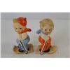 Image 2 : (2) Pairs of Vintage Salt & Pepper Shakers (Old Ladies Singing - Banff Canada Skiers)