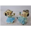 Image 3 : (2) Pairs of Vintage Salt & Pepper Shakers (Old Ladies Singing - Banff Canada Skiers)