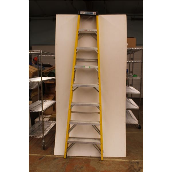 * Industrial Lite 7 Step Electricians Ladder