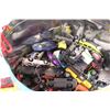 Image 5 : Bucket of Hot Wheel Toy Cars - Assorted