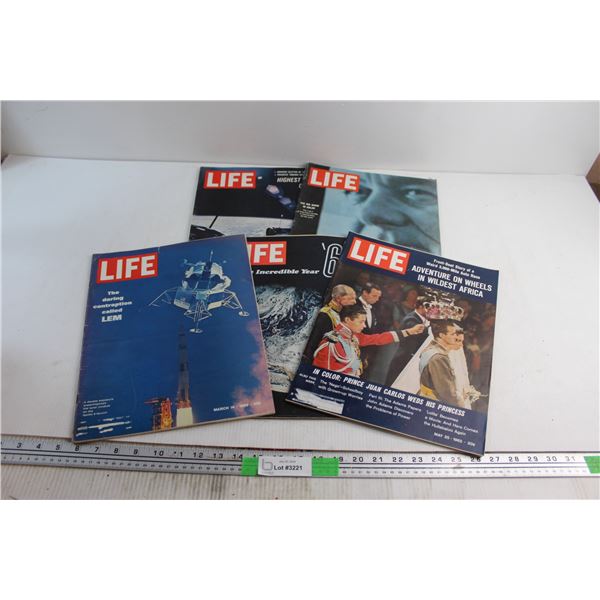 Assorted Vintage LIFE Magazines