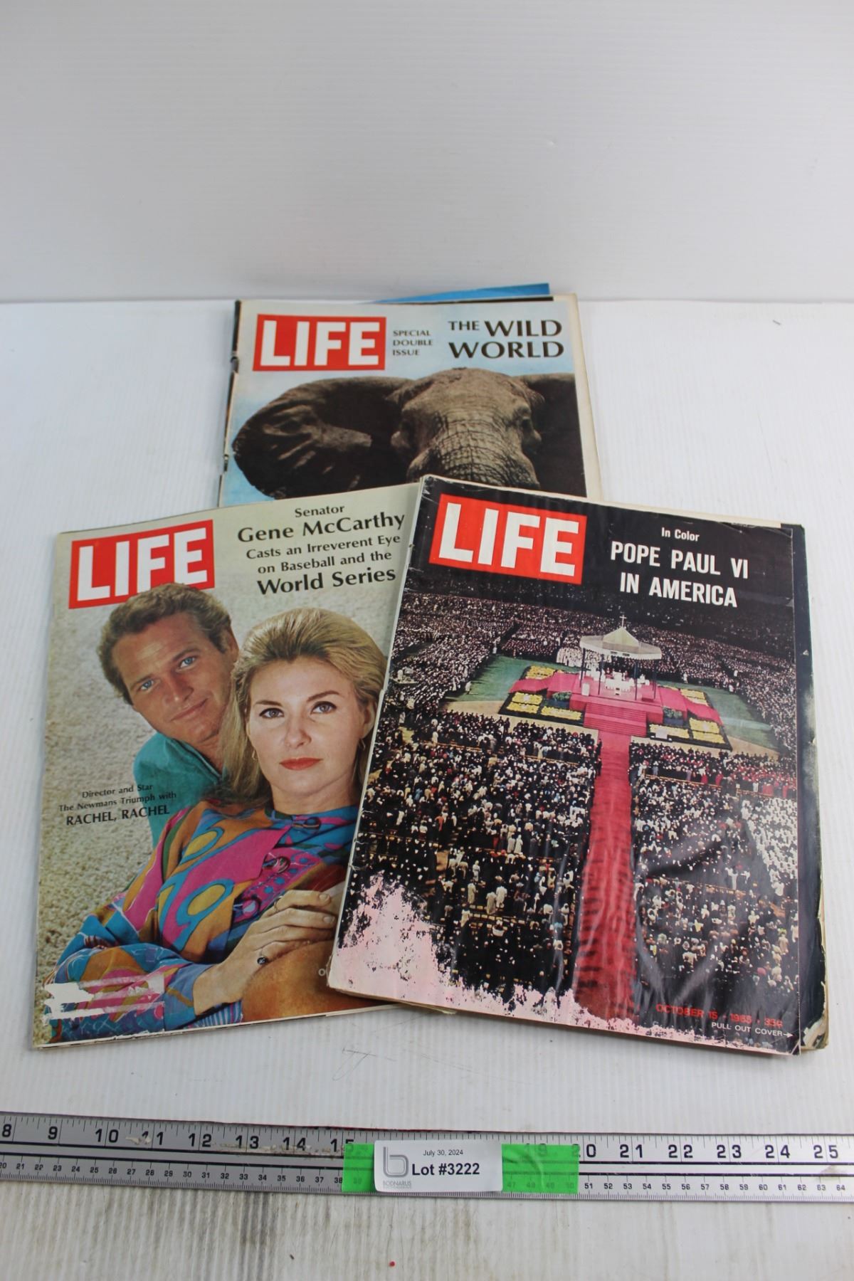 Assorted Vintage LIFE Magazines - Bodnarus Auctioneering