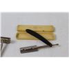 Image 2 : (3) Vintage Razors - Assorted