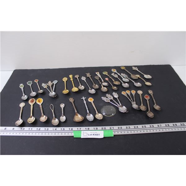 (30+) Collector Spoons ( Christmas, Saskatchewan, Alberta, Misc.)