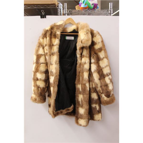 Fox? Fur Coat