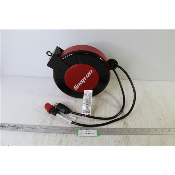 Snap-on Extension Cord Reel