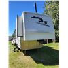 Image 2 : 2004 Arctic Fox 27-5L Holiday Trailer, winterized, 2-slides, AC, heating, radio, awning. SN. 4N15L27