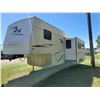 Image 3 : 2004 Arctic Fox 27-5L Holiday Trailer, winterized, 2-slides, AC, heating, radio, awning. SN. 4N15L27