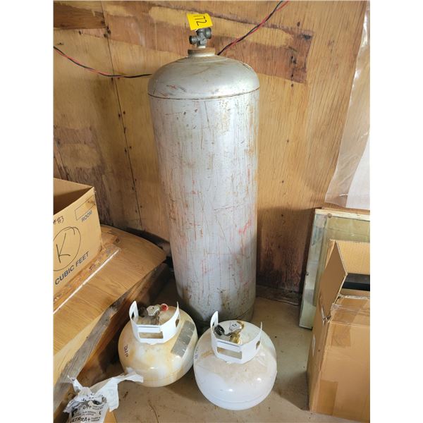 3 propane tanks