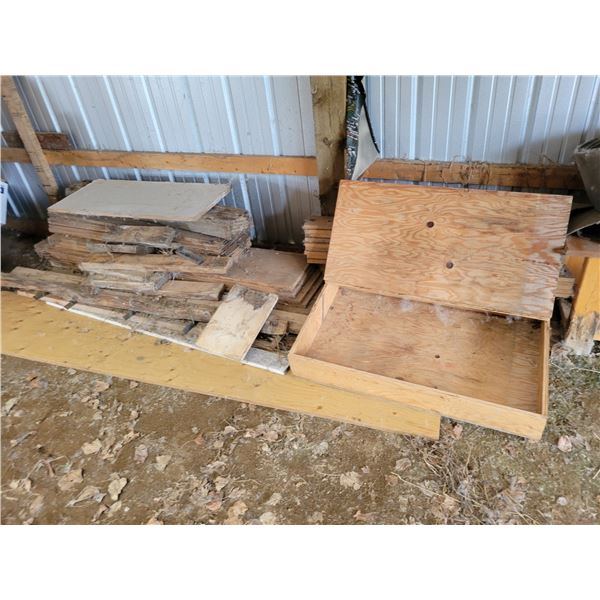 Various wood & storage trays