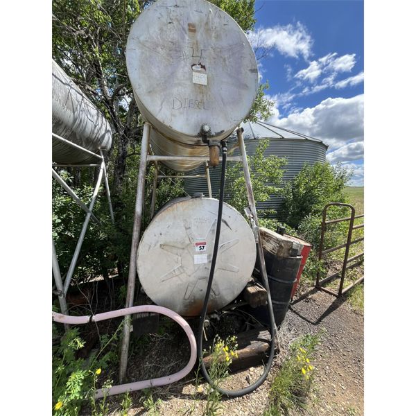 2 Fuel Tanks on Stand