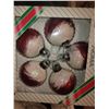 Image 36 : Christmas Decorations A