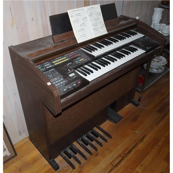 VINTAGE C 300 ELECTRIC ORGAN