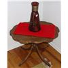 Image 1 : VINTAGE WOOD END TABLE WITH VASE