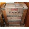 Image 1 : ANTIQUE RADIO