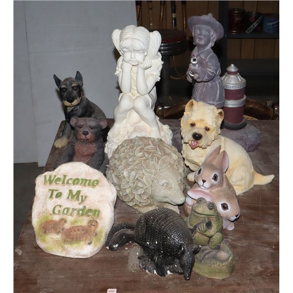 LARGE LOT OF LAWN/ GARDEN ORNAMENTS