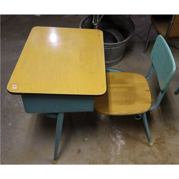 VINTAGE KIDS SCHOOL DESK