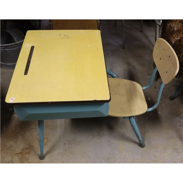 VINTAGE KIDS SCHOOL DESK