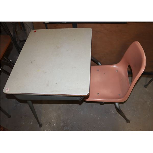 VINTAGE KIDS SCHOOL DESK