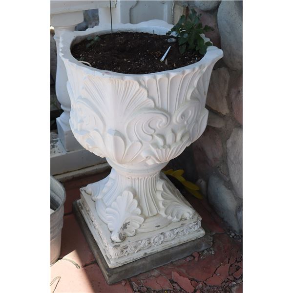 LARGE HEAVY CONCRETE PLANTER