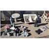 Image 2 : LARGE LOT OF CONCRETE PIECES, CAR DUMPERS,