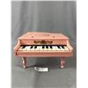 Image 2 : Vintage Pink Baby Orchestra Grand Piano Made In Japan